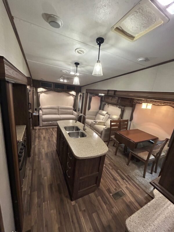 2016 Keystone Cougar 303RL - Image 33