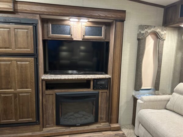 2016 Keystone Cougar 303RL - Image 27
