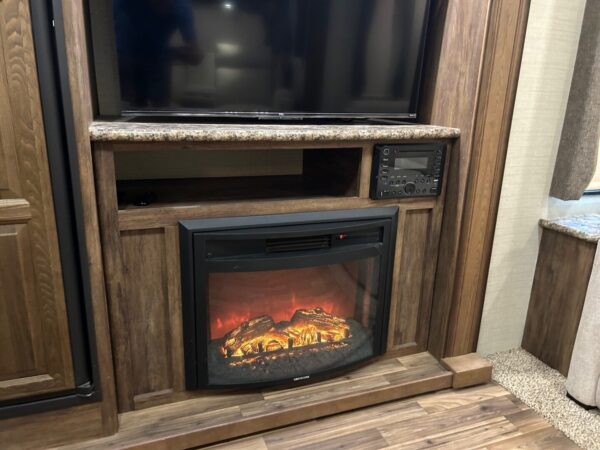 2016 Keystone Cougar 303RL - Image 26