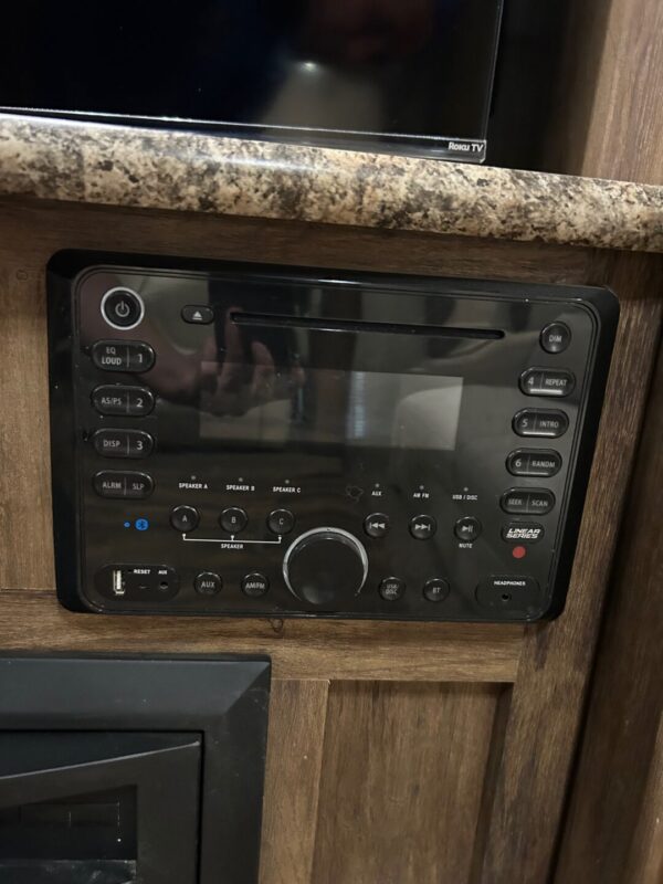2016 Keystone Cougar 303RL - Image 25
