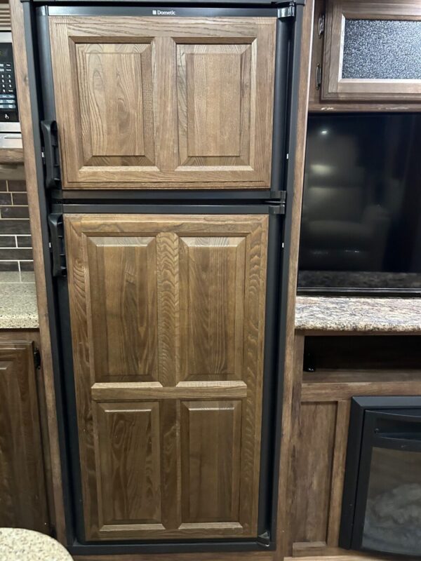 2016 Keystone Cougar 303RL - Image 23
