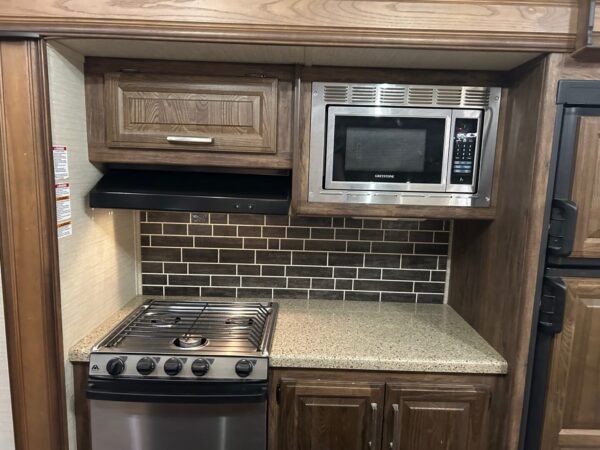 2016 Keystone Cougar 303RL - Image 20