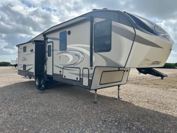 2016 Keystone Cougar 303RL - Image 3