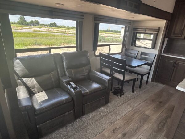 2021 Crusader Lite 29RS - Image 32