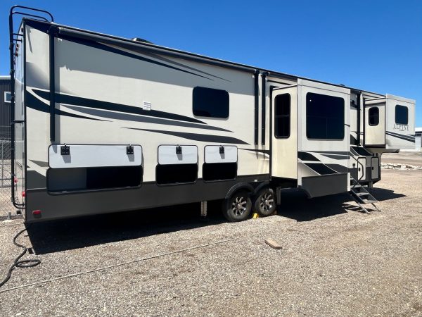 2020 Keystone Alpine 3711KP - Image 16