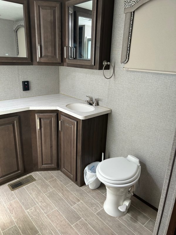 2020 Keystone Alpine 3711KP - Image 55