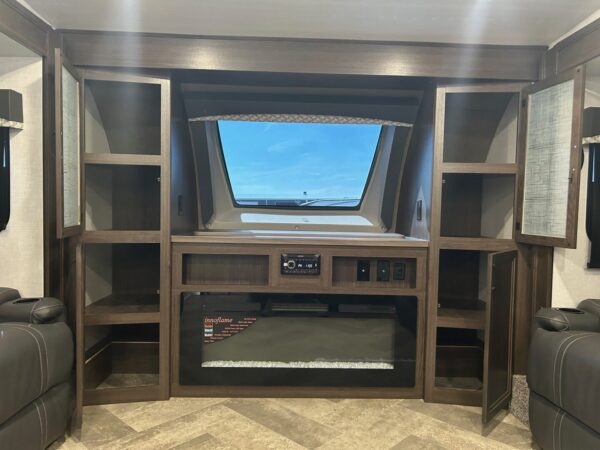 2021 Winnebago Voyage V3436FL - Image 15