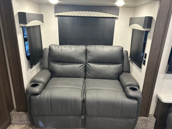 2021 Winnebago Voyage V3436FL - Image 17