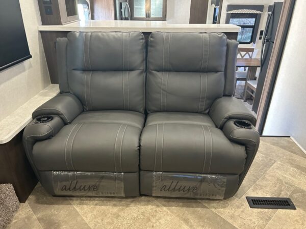 2021 Winnebago Voyage V3436FL - Image 18