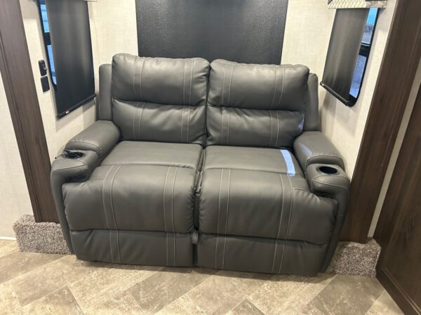 2021 Winnebago Voyage V3436FL - Image 19
