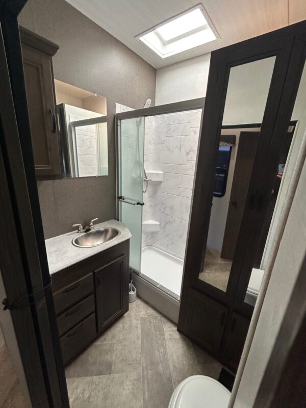 2021 Winnebago Voyage V3436FL - Image 35
