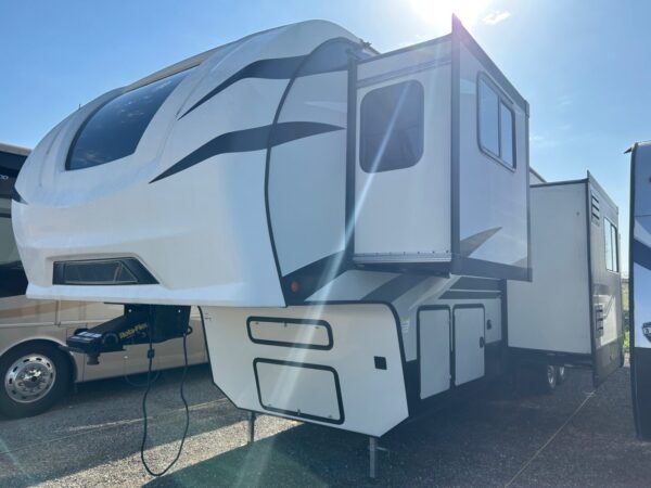 2021 Winnebago Voyage V3436FL - Image 3