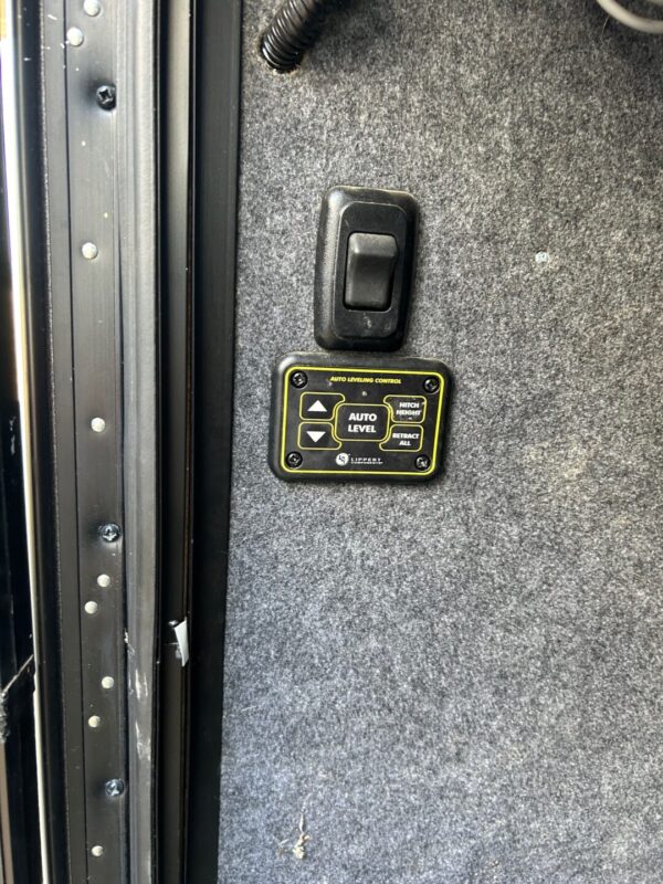 2021 Winnebago Voyage V3436FL - Image 11