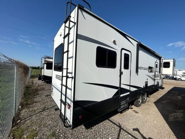2021 Winnebago Voyage V3436FL - Image 5