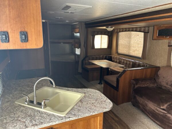 2016 Prime Time Avenger 28DBS - Image 9