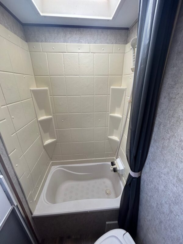 2016 Prime Time Avenger 28DBS - Image 26