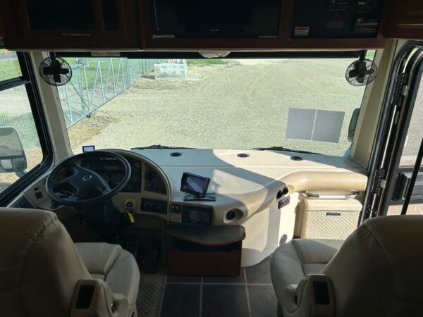 2008 Fleetwood Discovery 40X - Image 28