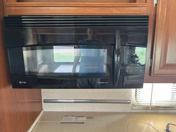 2008 Fleetwood Discovery 40X - Image 42