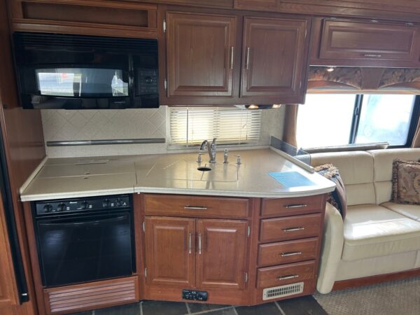 2008 Fleetwood Discovery 40X - Image 44