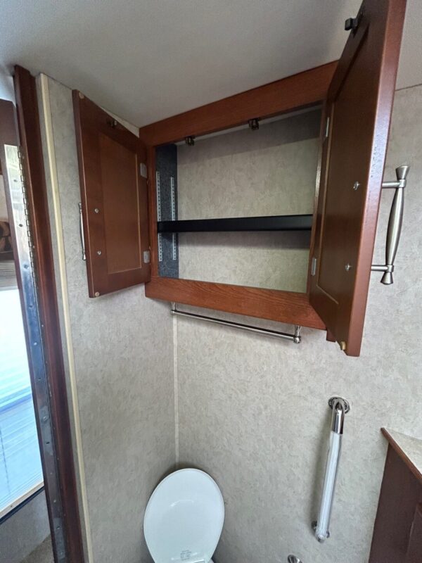 2008 Fleetwood Discovery 40X - Image 68