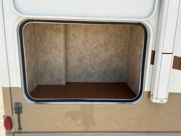 2011 Winnebago View 24K - Image 9