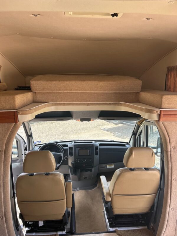 2011 Winnebago View 24K - Image 38