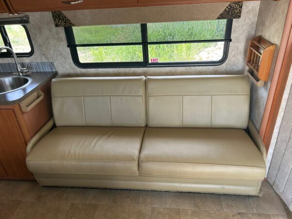 2011 Winnebago View 24K - Image 40