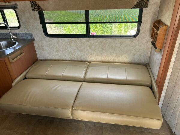 2011 Winnebago View 24K - Image 41
