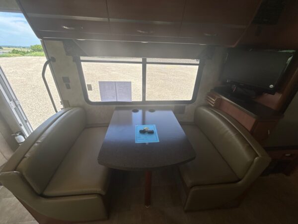 2011 Winnebago View 24K - Image 42
