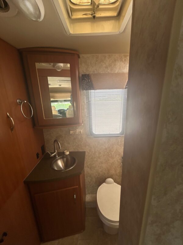 2011 Winnebago View 24K - Image 49