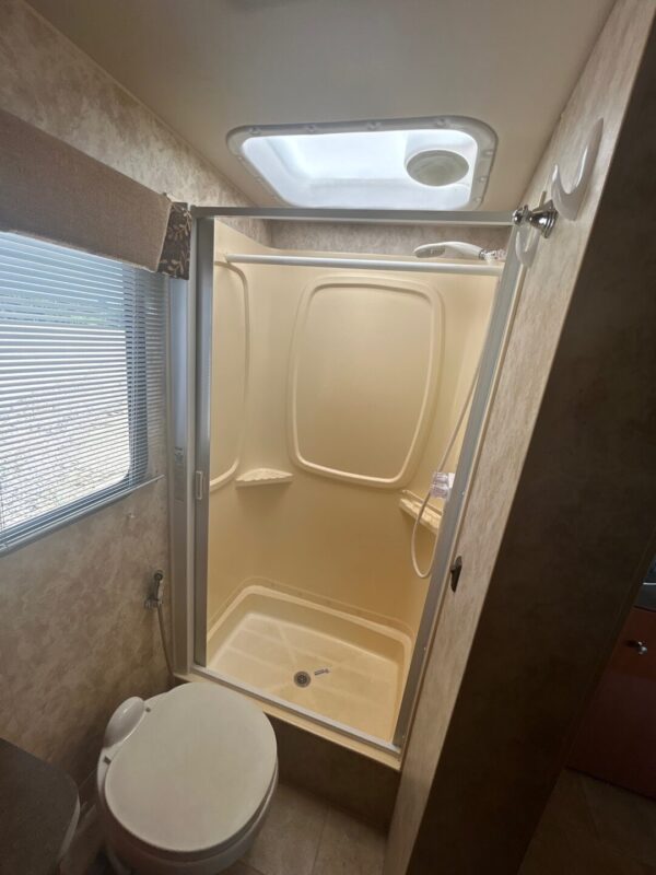 2011 Winnebago View 24K - Image 50
