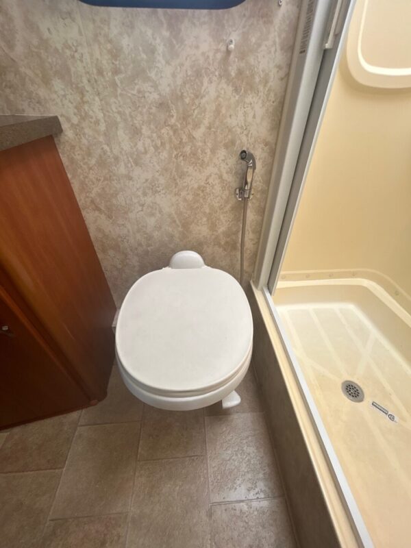 2011 Winnebago View 24K - Image 56