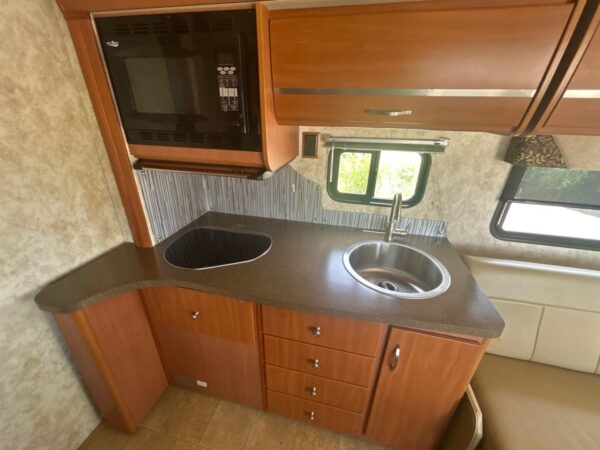 2011 Winnebago View 24K - Image 57