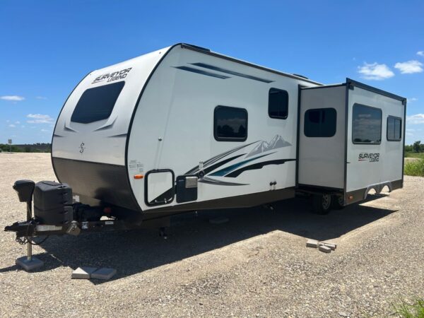 2021 Forest River Surveyor Legend 296QBLE - Image 3