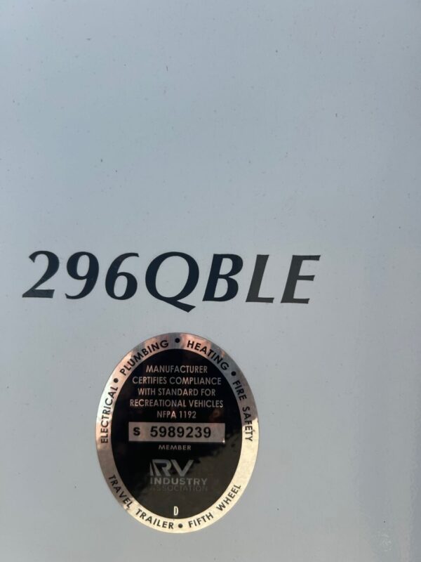 2021 Forest River Surveyor Legend 296QBLE - Image 7