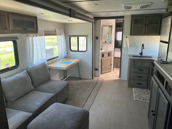 2021 Forest River Surveyor Legend 296QBLE - Image 29