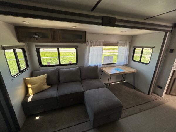 2021 Forest River Surveyor Legend 296QBLE - Image 31