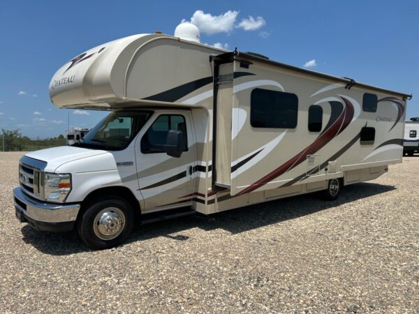 2015 Thor Chateau 31E - Image 4