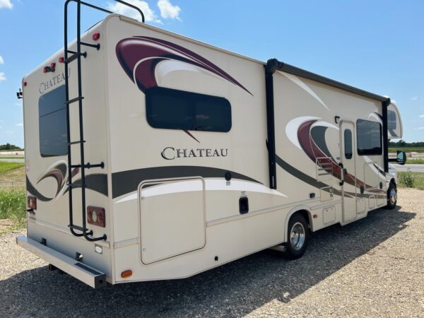 2015 Thor Chateau 31E - Image 7