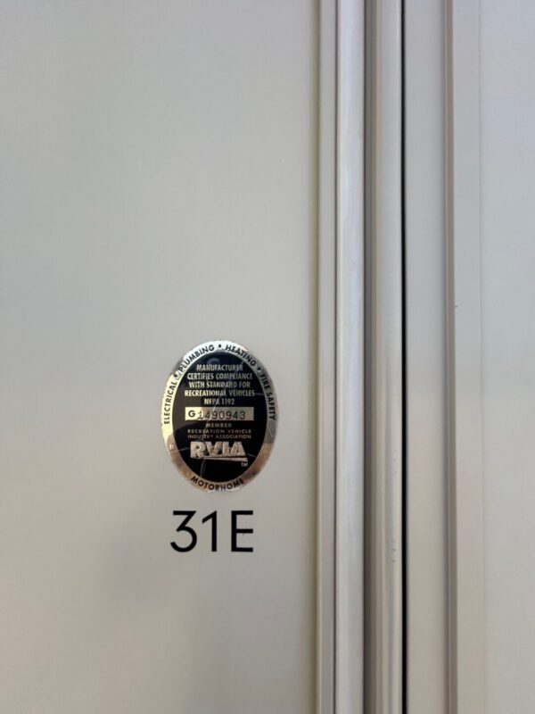 2015 Thor Chateau 31E - Image 9