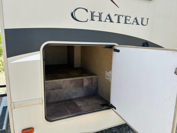 2015 Thor Chateau 31E - Image 21