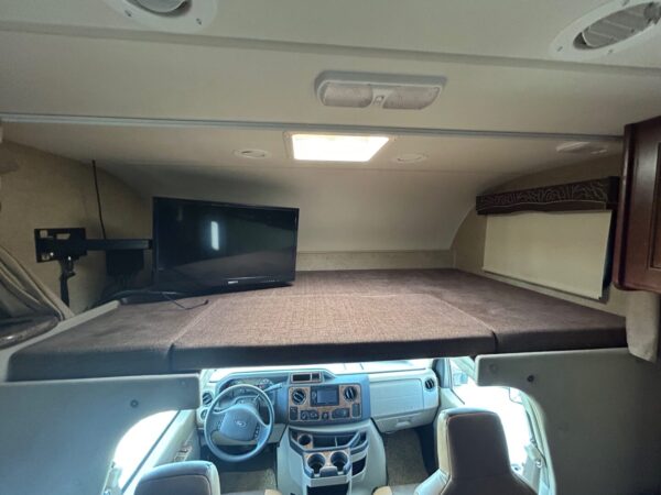 2015 Thor Chateau 31E - Image 42