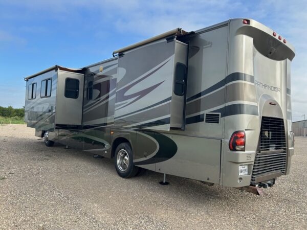 2009 Coachmen Pathfinder 405FK - Image 68