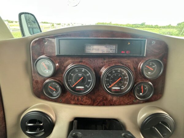 2009 Coachmen Pathfinder 405FK - Image 61