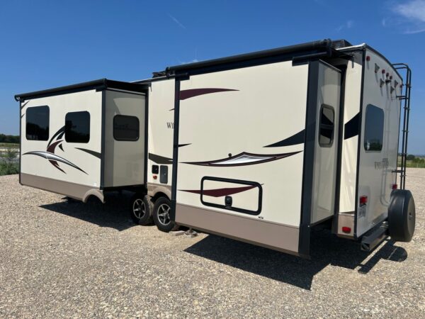 2018 FOREST RIVER ROCKWOOD WINDJAMMER 3008W - Image 5