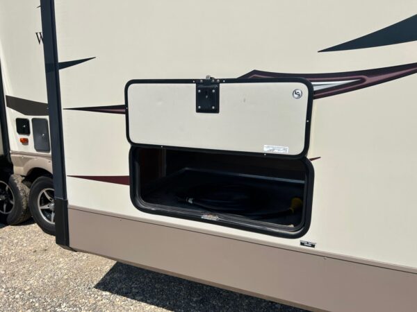 2018 FOREST RIVER ROCKWOOD WINDJAMMER 3008W - Image 13