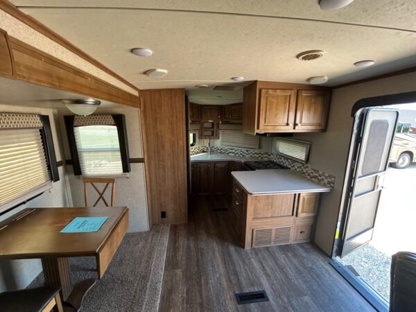 2018 FOREST RIVER ROCKWOOD WINDJAMMER 3008W - Image 16