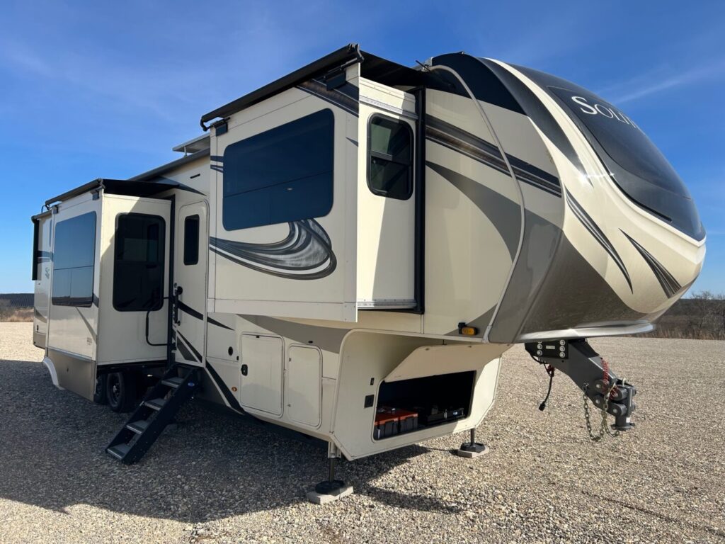 2021 Grand Design Solitude 380-FL