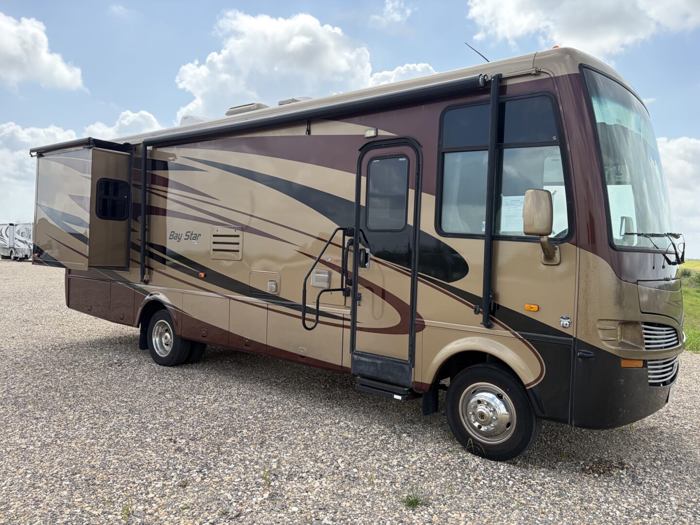 2011 NEWMAR BAY STAR 2901