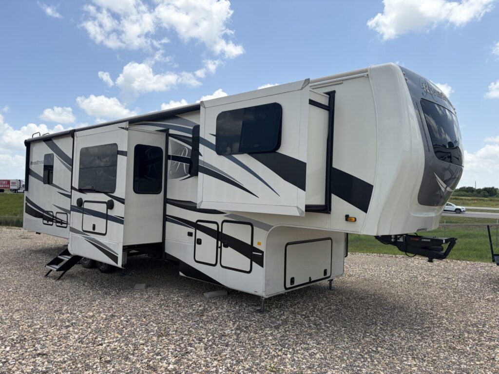 2022 Forest River Riverstone 39RBFL